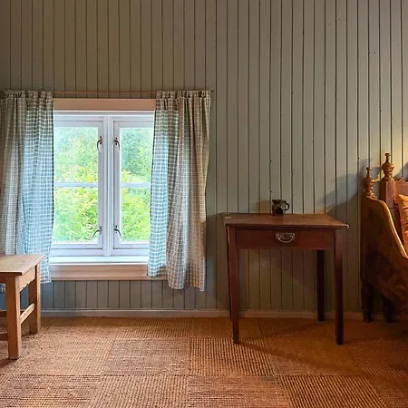 4 Bedroom Gorgeous In Averøy
